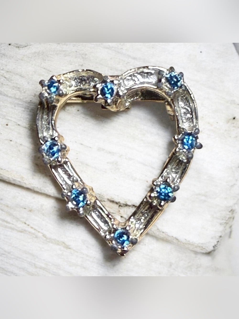 ✨Beautiful Vintage Heart Blue Crystal Brooch Pin